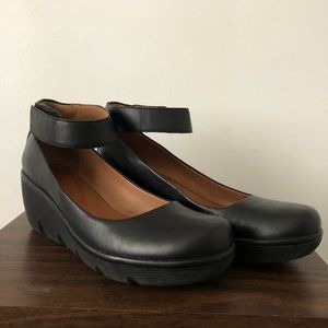 Clark’s artisan ankle wedge size 11.